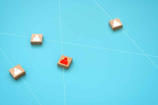 Quelle est la distance maximale recommandée entre un répéteur Wi-Fi et le routeur principal?